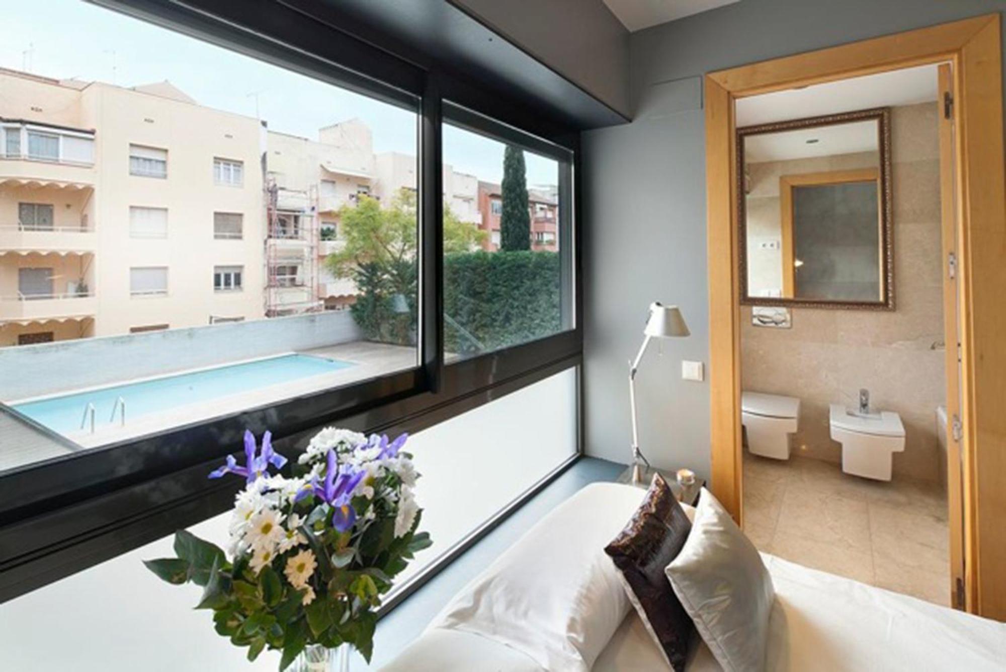 My Space Emirates - Splendid Apartment With Terrace And Pool Near Park Gueell Barcelona Habitación foto